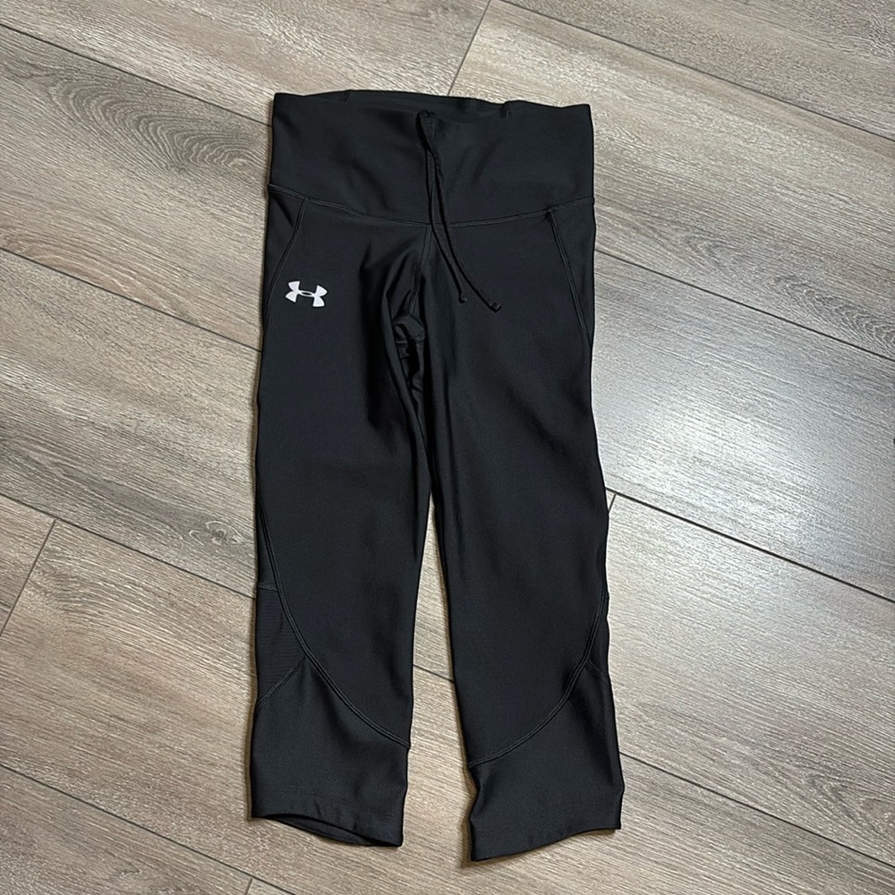 SM195 Under armour heat gear compression cropped leggings